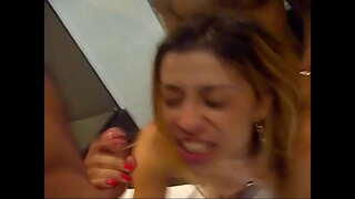 Bojo menehi pro-bisnis, lan bojomu nonton