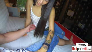 Skinny amatør asian ludder brukt bakfra av en BWC