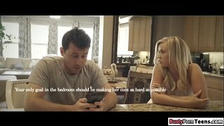 Rossa Bailey estima de ser fotuda en un aspre camí