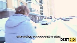 DEBT4K. Calibri Angel bartender bisa gain dhuwit nanging dheweke bisa nggunakake dheweke seksual jimat