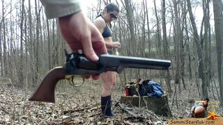 Farm Mädchen und Waffen