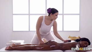 Jeg elsker min lesbiske massøren er store bryster