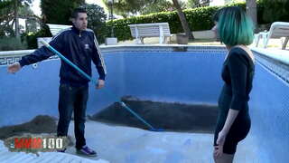 Emo tenåringer med grønt hår dyp knullet og dekket med cum på ansiktet