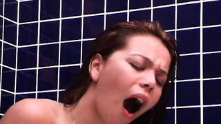 I Badekar, Spurte Hun om Pikk i Ræva!!!